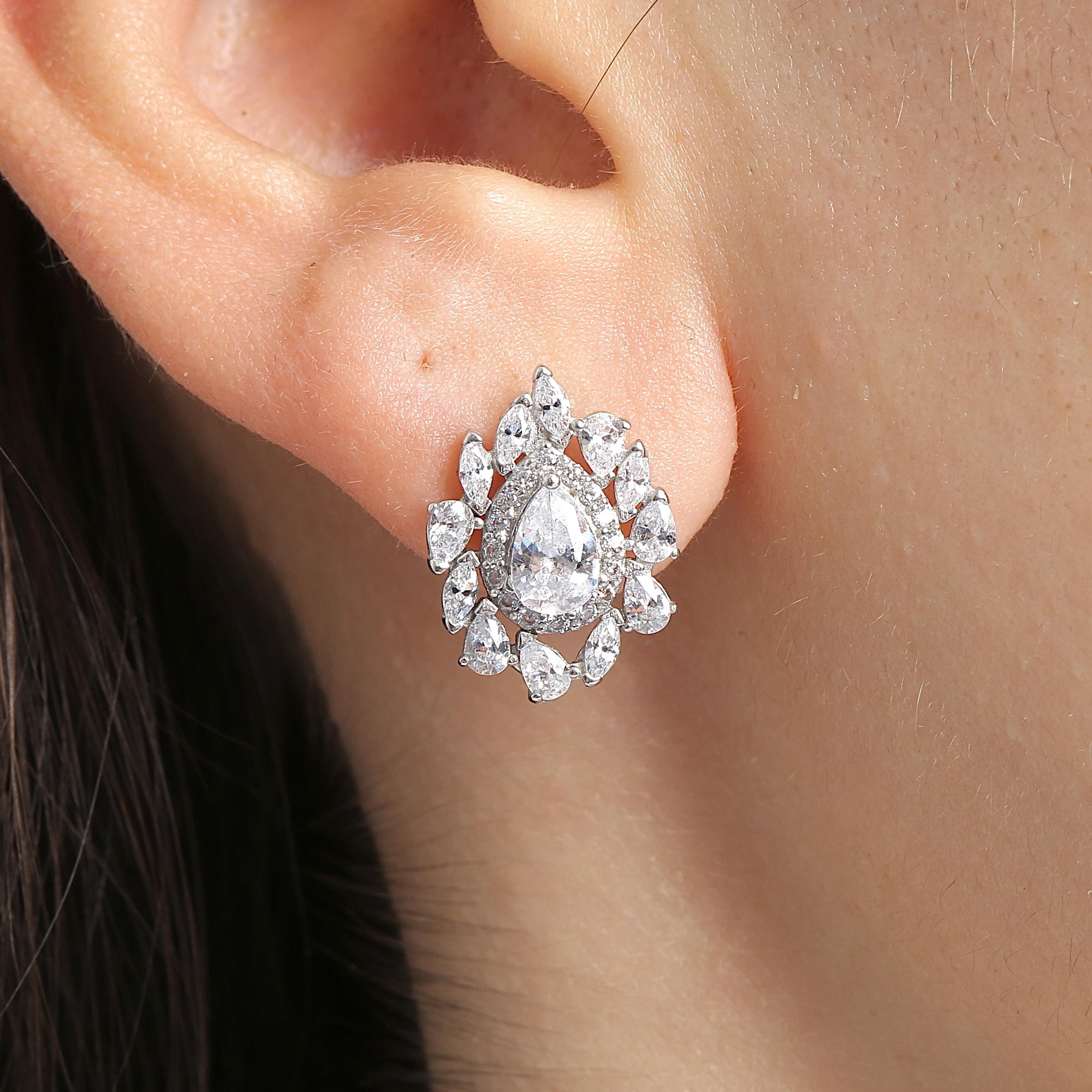 Effective Diamond Istanbul Splendor Sparkling 925 Sterling Silver Earrings